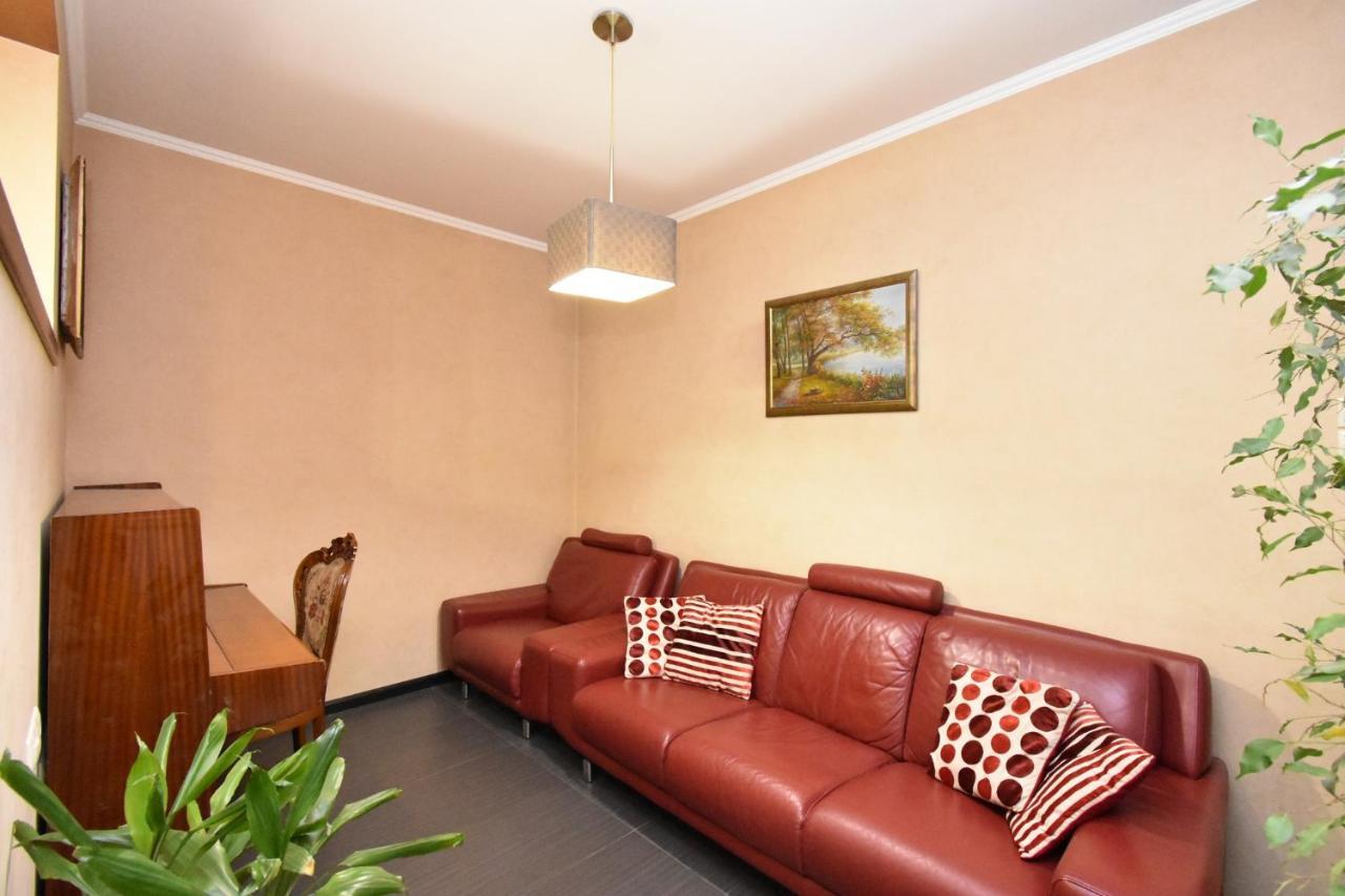 Dos Guest House Erevan Esterno foto
