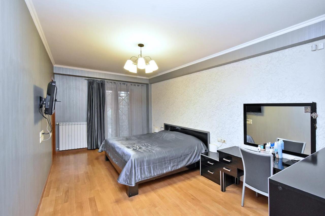 Dos Guest House Erevan Esterno foto